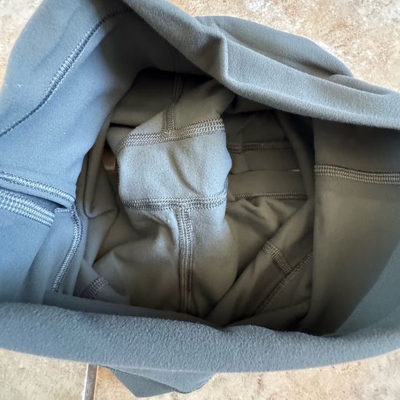 Lululemon align short 4” grey sage - Picture 5 of 9